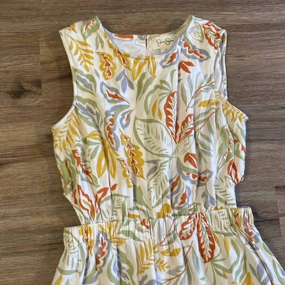 Jessica Simpson Yellow & Green Leaf Printed Cut-Out Maxi Dress w/ Crochet Tiers - Picture 6 of 14